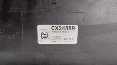 Listwa progowa lewa BMW M5 G90 G99 24- M Power