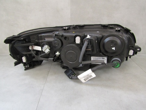 LAMPA PRZÓD VOLVO S60 V70 LIFT ZWYKŁA LH LEWA 04-09 30698835