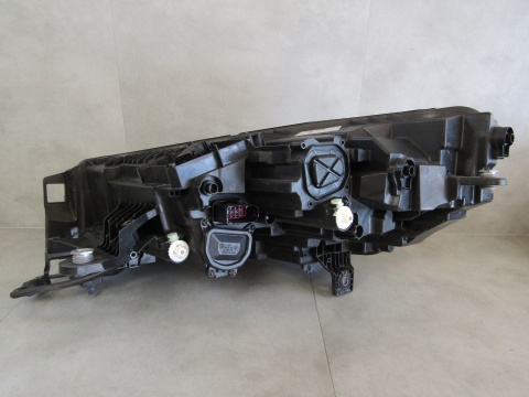 LAMPA PRZÓD SKODA ENYAQ FULL LED 20-25 RH PRAWA 5LB941016A