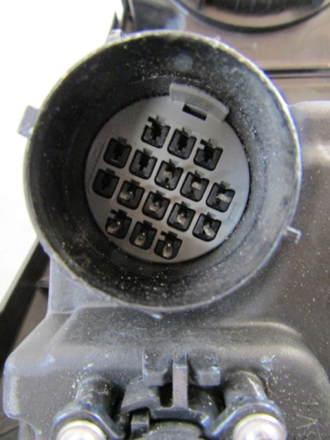 LAMPA PRZÓD LAND ROVER EVOQUE L538 ZWYKŁA SOCZEWKA LH LEWA 15- GJ3213W030B