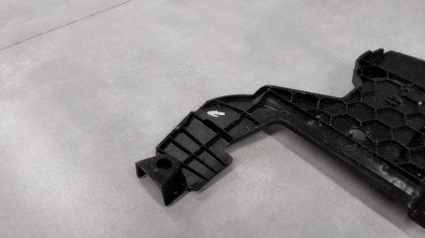 Maskownica osłona pasa przedniego Lamborghini Urus 4ML 18-