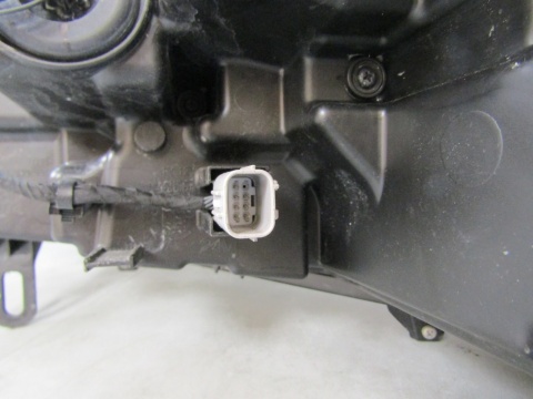 LAMPA PRZÓD TOYOTA COROLLA CROSS FULL LED 20- RH PRAWA HASCO 16-184