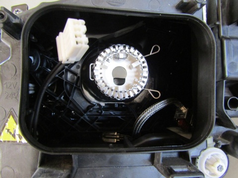 LAMPA PRZÓD VOLKSWAGEN TOUAREG II LIFT RH PRAWY 14- 18 7P1941032