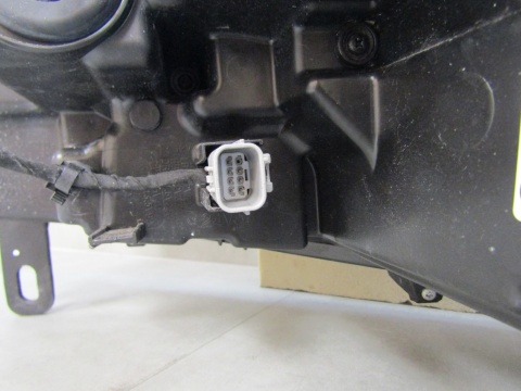 LAMPA PRZÓD TOYOTA COROLLA CROSS FULL LED 20- RH PRAWA HASCO 16-184