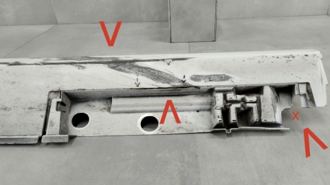 Listwa progowa prawa Toyota Corolla XII sedan E21 18-