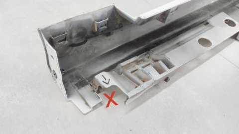 Listwa progowa prawa Toyota Corolla XII sedan E21 18-