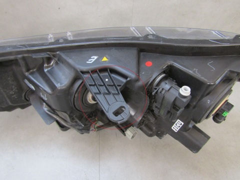 LAMPA PRZÓD NISSAN QASHQAI J11 LIFT ZWYKŁA SOCZEWKA Z LED RH 17-21 100-19009