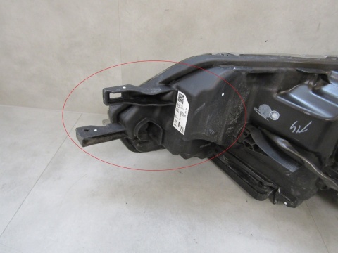 LAMPA PRZÓD NISSAN QASHQAI J11 LIFT ZWYKŁA SOCZEWKA Z LED RH 17-21 100-19009
