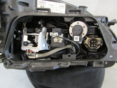 LAMPA PRZÓD VOLVO V 40 II KSENON 12-16 LH LEWA 31283332