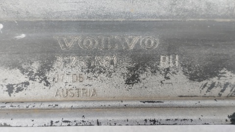Listwa progowa prawa VOLVO C30 dokładka progu 06-12
