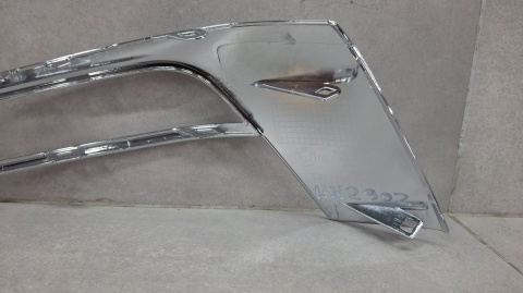 Listwa zderzaka prawa przód przednia BMW 5 G30 G31 Luxury Line 17-20 RH