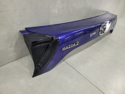 Blenda klapy bagażnika tył tylna Mazda 2 III Hybrid 23-
