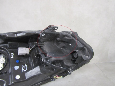 LAMPA PRZÓD TOYOTA YARIS 3 III HYBRID ZWYKŁA Z LED 12-14 LH LEWA