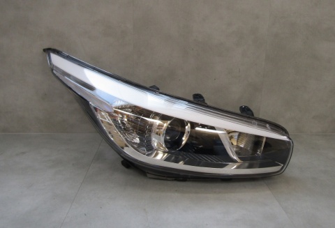 LAMPA PRZÓD KIA CEED 2 II ZWYKŁA SOCZEWKA 12-18 RH PRAWA 92102 A2010
