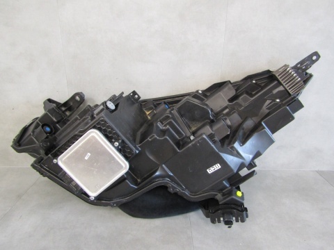 LAMPA PRZÓD TOYOTA C-HR II 23- RH PRAWA FULL LED 81110-F4510-00