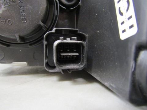 LAMPA PRZÓD SSANGYONG KYRON ZWYKŁA SOCZEWKA 05-07 RH PRAWA 108-0904