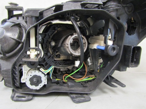 LAMPA PRZÓD BMW 5 E60 E61 LIFT KSENON NIESKRĘTNY 07-10 RH PRAWA 7177740-08
