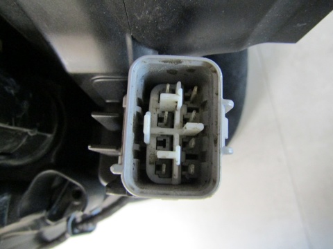 LAMPA PRZÓD TOYOTA AURIS 2 II LIFT ZWYKŁA SOCZEWKA 15-18 RH 81110 02K30