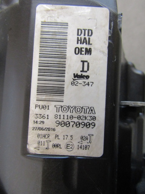 LAMPA PRZÓD TOYOTA AURIS 2 II LIFT ZWYKŁA SOCZEWKA 15-18 RH 81110 02K30
