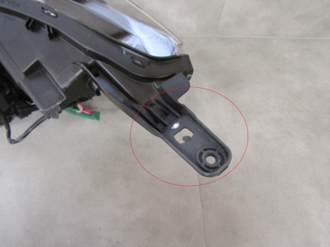 LAMPA PRZÓD NISSAN LEAF II 2 ZWYKŁA SOCZEWKA RH 17- 260105SH0A