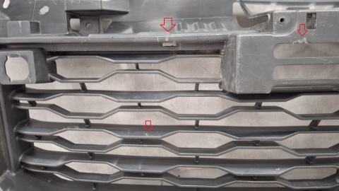 Kratka środkowa zderzaka przód przedni Mitsubishi L200 V 5 Lift 19-