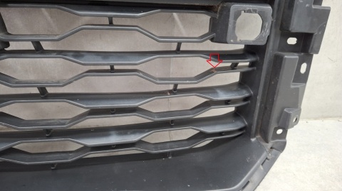 Kratka środkowa zderzaka przód przedni Mitsubishi L200 V 5 Lift 19-
