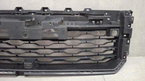 Kratka środkowa zderzaka przód przedni Mitsubishi L200 V 5 Lift 19-