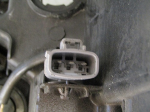 LAMPA PRZÓD SUZUKI BALENO II KSENON RH PRAWA 100-18513