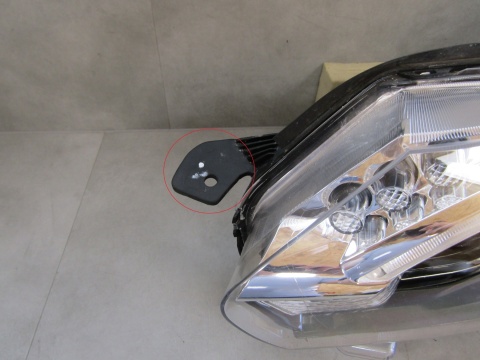 LAMPA PRZÓD TOYOTA PROACE 2 II KSENON NIESKRĘTNY 16-23 LH 9808589980-00