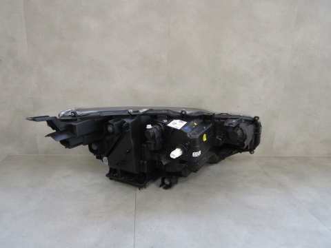 LAMPA PRZÓD TOYOTA YARIS CROSS FULL LED 20- LH LEWA