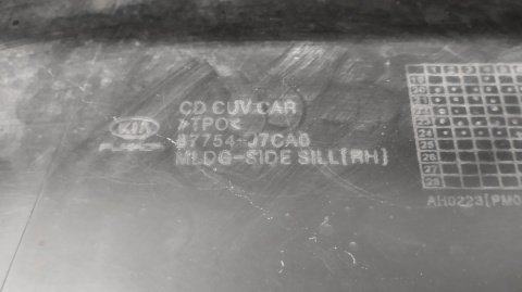 Listwa progowa prawa KIA X CEED X-CEED 3 22- Lift
