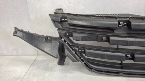 Grill atrapa ramka Nissan Lafesta 11-18