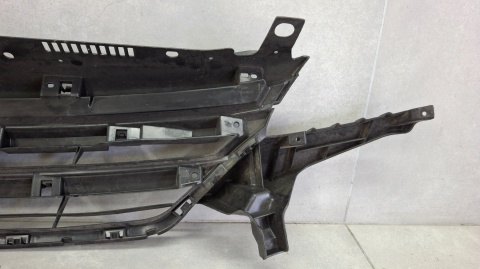 Grill atrapa ramka Nissan Lafesta 11-18