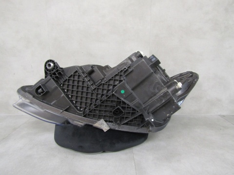 LAMPA PRZÓD MERCEDES V KLASA W447 LIFT 14-19 ZWYKŁA RH PRAWA A477 906 78 00