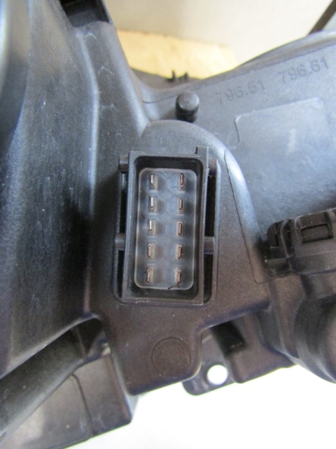 LAMPA PRZÓD OPEL ASTRA K V ZWYKŁA SOCZEWKA 15-19 LH LEWA 39158005
