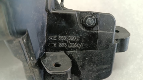 Osłona portu ładowania klapka wlewu Volkswagen Golf VII GTE 5GE853396