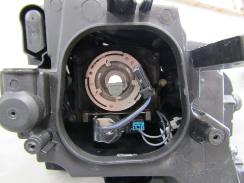 LAMPA PRZÓD AUDI A4 B9 KSENON NIESKRĘTNY 15-19 LH 8W0941084
