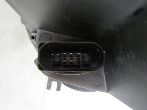 LAMPA PRZÓD AUDI A4 B9 KSENON NIESKRĘTNY 15-19 LH 8W0941084