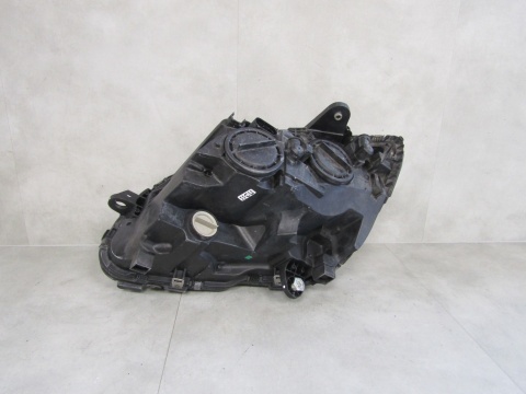 LAMPA PRZÓD MERCEDES C-KLASA ZWYKŁA 14-18 RH PRAWA A2058200261