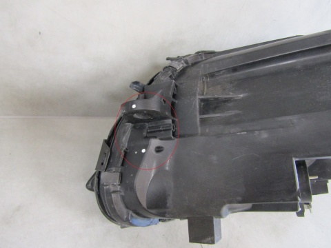 LAMPA PRZÓD MERCEDES C-KLASA ZWYKŁA 14-18 RH PRAWA A2058200261