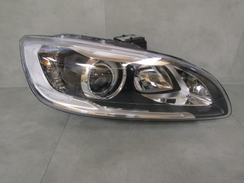 Lampa przód Volvo V60 S60 LIFT KSENON SKRĘTNY 14-18 RH PRAWY 31698825