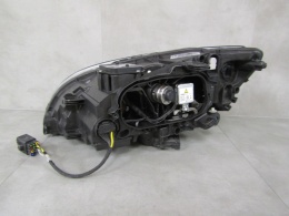 Lampa przód Volvo V60 S60 LIFT KSENON SKRĘTNY 14-18 RH PRAWY 31698825