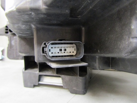 LAMPA PRZÓD FORD KUGA MK3 III FULL LED RH 19-24 LV4B-13E016-AL