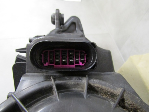 LAMPA PRZÓD AUDI A3 8V0 8V SEDAN KSENON NIESKRĘTNY 12-16 RH PRAWA 8V0941006C