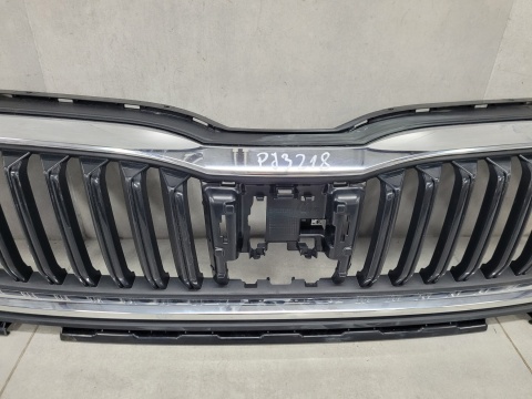 Grill atrapa zderzaka przód Skoda Octavia 4 IV 5E3 19-23
