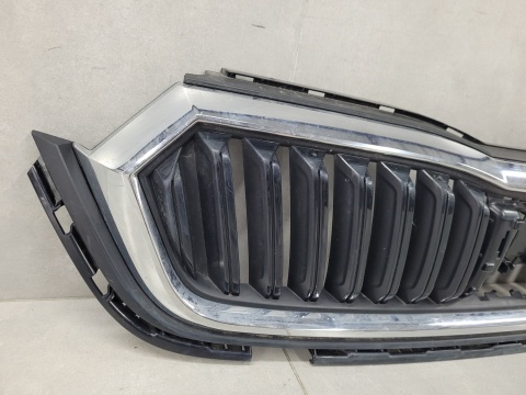 Grill atrapa zderzaka przód Skoda Octavia 4 IV 5E3 19-23