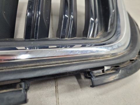Grill atrapa zderzaka przód Skoda Octavia 4 IV 5E3 19-23