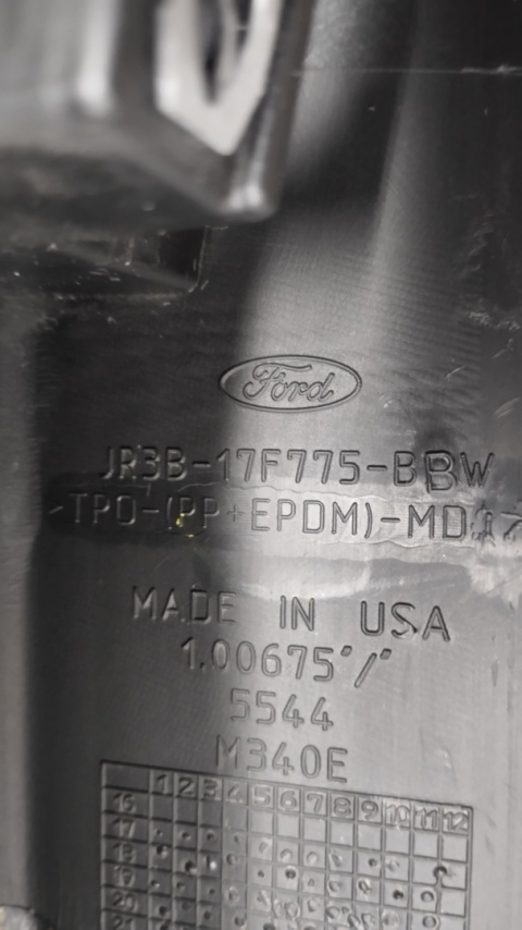 Listwa dokładka spoiler zderzaka FORD MUSTANG MK6 2015- JR3B-17F775-BBW