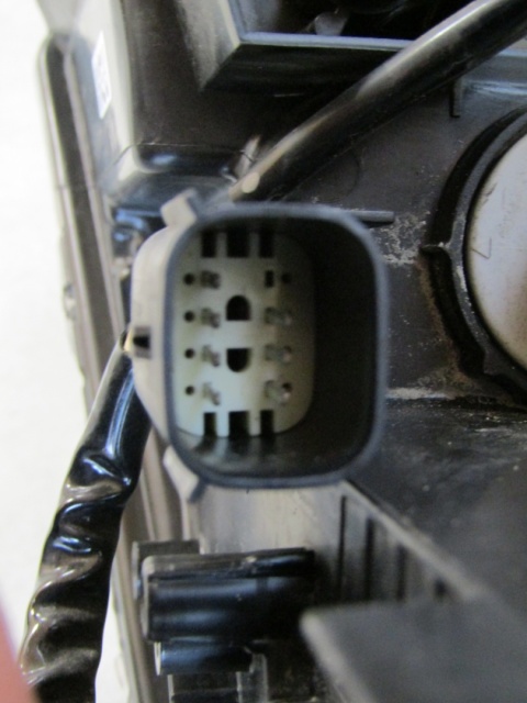 LAMPA PRZÓD FORD RANGER V 5 LIFT 15- ZWYKŁA SOCZEWKA RH PRAWA 13w029