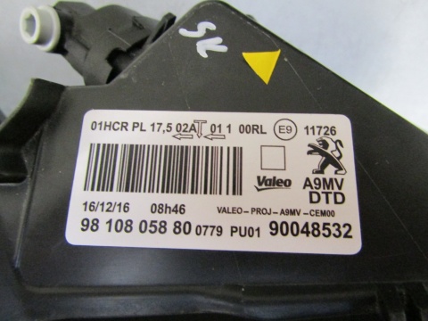 LAMPA PRZÓD PEUGEOT 208 I LIFT ZWYKŁA SOCZEWKA 15-19 PRAWA RH 9810805880